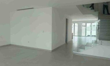 Venta de casa cuatro dormitorios Aires Norte, Samborondon con piscina