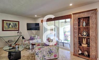 Casa en Venta en Cancún en Residencial Isla Dorada con Terraza frente a Muelle
