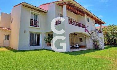 Casa en Venta en Cancún en Residencial Isla Dorada con Terraza frente a Muelle