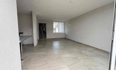 CASA EN VENTA EN JARDINES DEL VALLE