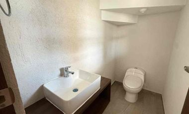 CASA EN VENTA EN JARDINES DEL VALLE