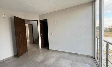 CASA EN VENTA EN JARDINES DEL VALLE
