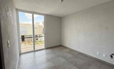 CASA EN VENTA EN JARDINES DEL VALLE