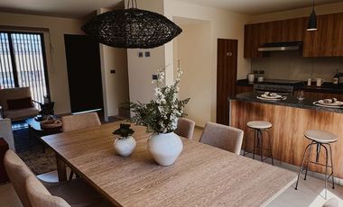 CASA EN VENTA JURIQUILLA CERCA UVM OPORTNIDAD  ESCRITURA INMEDIATA
