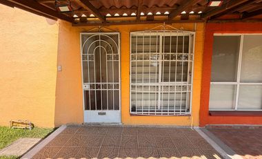 Casa en venta de 3 recámaras en proivada cerrada con alberca | Fracc. Las Garzas