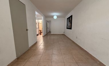 Casa en venta de 3 recámaras en proivada cerrada con alberca | Fracc. Las Garzas