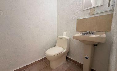 Casa en venta de 3 recámaras en proivada cerrada con alberca | Fracc. Las Garzas