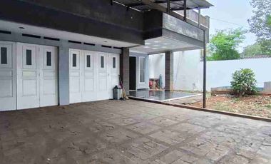 di sewakan rumah bagus bisa untuk usaha di pondok kelapa duren sawit jatim