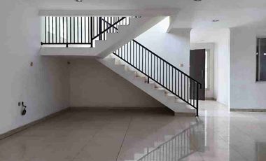 di sewakan rumah bagus bisa untuk usaha di pondok kelapa duren sawit jatim