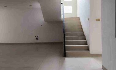 di sewakan rumah bagus bisa untuk usaha di pondok kelapa duren sawit jatim