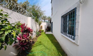 Casa en venta de 3 recámaras con roof garden y terreno excedente | Residencial Tulipanes