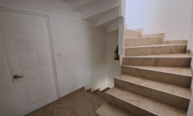 Casa en venta de 3 recámaras con roof garden y terreno excedente | Residencial Tulipanes