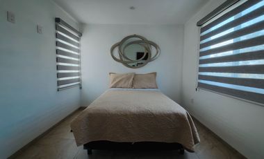 Casa en venta de 3 recámaras con roof garden y terreno excedente | Residencial Tulipanes