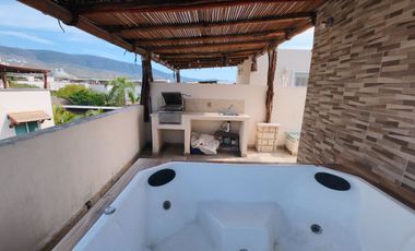 Casa en venta de 3 recámaras con roof garden y terreno excedente | Residencial Tulipanes