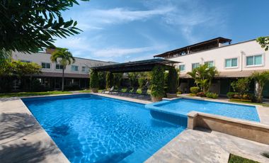 Casa en venta de 3 recámaras con roof garden y terreno excedente | Residencial Tulipanes