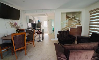 Casa en venta de 3 recámaras con roof garden y terreno excedente | Residencial Tulipanes