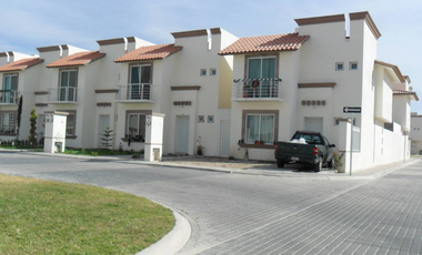 CASA EN VENTA EN COND SAN GERARDO EN ZONA ESPECTACULAR DE AGUASCALIENTES, PUEDE SER TUYA!!