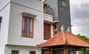 For rent luxury vila 3 bedroom with rooftop view jungle near Ubud