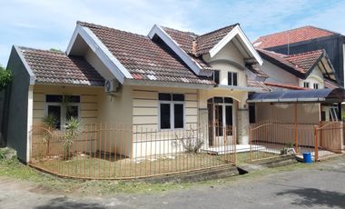 Rumah Komplek Harjamulia Indah Estate MURAH