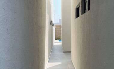 Casa nueva de 3 recámaras y alberca en Venta