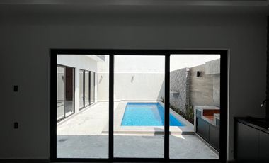Casa nueva de 3 recámaras y alberca en Venta
