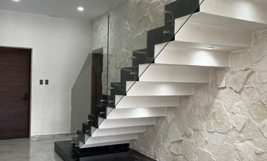 Casa nueva de 3 recámaras y alberca en Venta