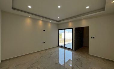 Casa nueva de 3 recámaras y alberca en Venta