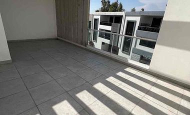 Casa en renta en la Lateral de La Recta a Cholula de 4 recámaras