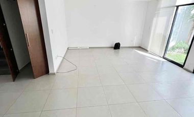 Casa en renta en la Lateral de La Recta a Cholula de 4 recámaras