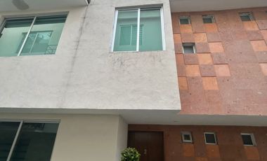 SE VENDE HERMOSA CASA