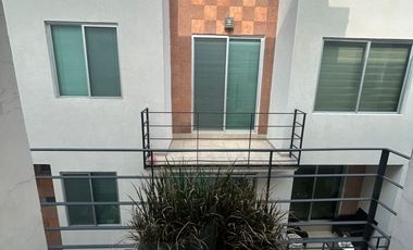 SE VENDE HERMOSA CASA