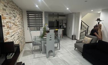 SE VENDE HERMOSA CASA