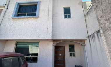 SE VENDE HERMOSA CASA