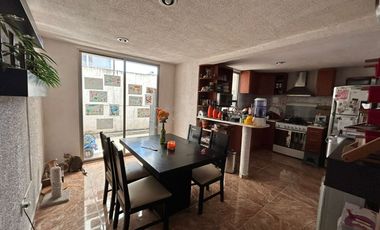 SE VENDE HERMOSA CASA