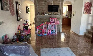 SE VENDE HERMOSA CASA