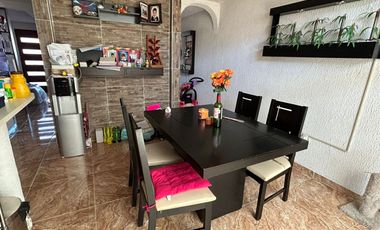 SE VENDE HERMOSA CASA