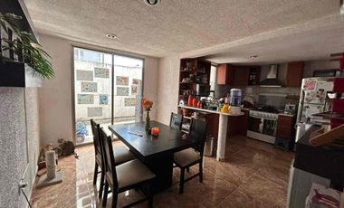 SE VENDE HERMOSA CASA