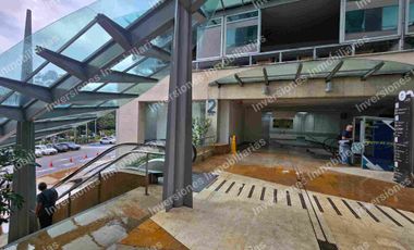 Exclusivo Local en la Milla de Oro!!