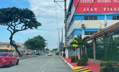 Terreno en Guayacanes calle comercial