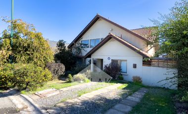 Excelente, Amplia, 4d-3b + Servicios, Condominio Cerrado