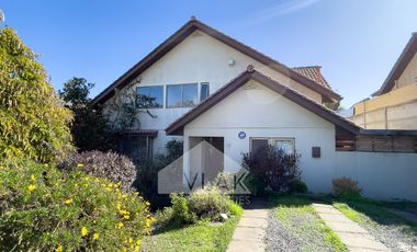 Excelente, Amplia, 4d-3b + Servicios, Condominio Cerrado