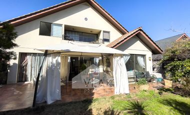 Excelente, Amplia, 4d-3b + Servicios, Condominio Cerrado