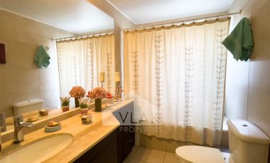 Excelente, Amplia, 4d-3b + Servicios, Condominio Cerrado