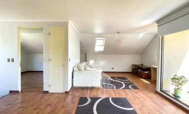 Excelente, Amplia, 4d-3b + Servicios, Condominio Cerrado