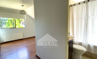 Excelente, Amplia, 4d-3b + Servicios, Condominio Cerrado