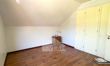 Excelente, Amplia, 4d-3b + Servicios, Condominio Cerrado