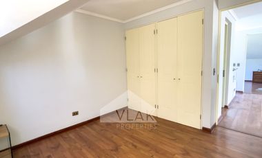 Excelente, Amplia, 4d-3b + Servicios, Condominio Cerrado