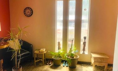 SE VENDE CASA EN PASAJE SALITRERA DALMACIA.