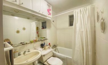 SE VENDE CASA EN PASAJE SALITRERA DALMACIA.