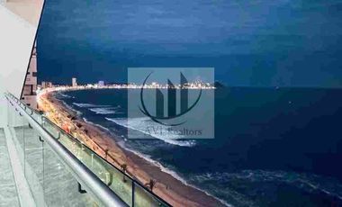 Departamento Penthouse en venta, en The One Tower con vista al mar, en el malecón de Mazatlán  Sinaloa